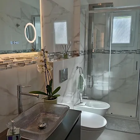 Loft Venturi & Garden In Centro A 50mt Dal Mare *