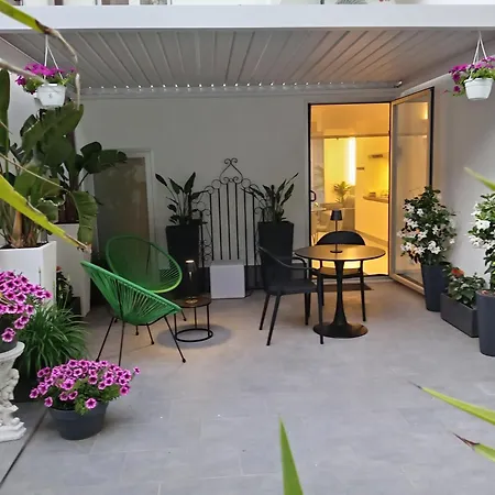 Loft Venturi & Garden In Centro A 50mt Dal Mare Διαμέρισμα